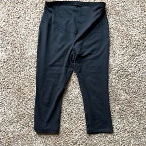 Old Navy Black Cropped Leggings Essential Activewear